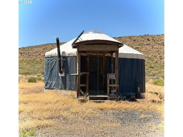 49927 SHUFFIELD RD, Summer Lake, OR 97640