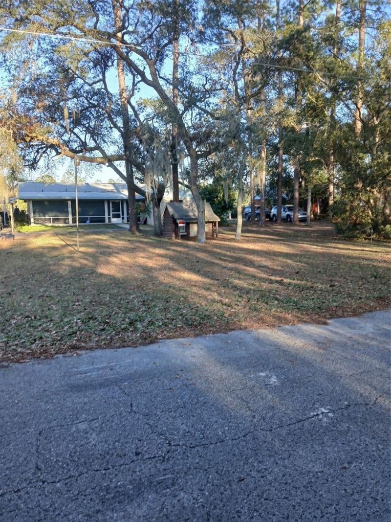 43648 S Island Drive, Paisley, FL 32767 Photo