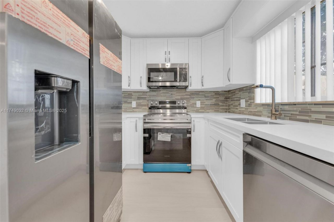 9745 NW 37th St, Unit 9745, Sunrise, FL 33351 Photo