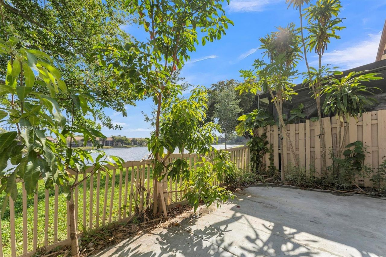 9745 NW 37th St, Unit 9745, Sunrise, FL 33351 Photo