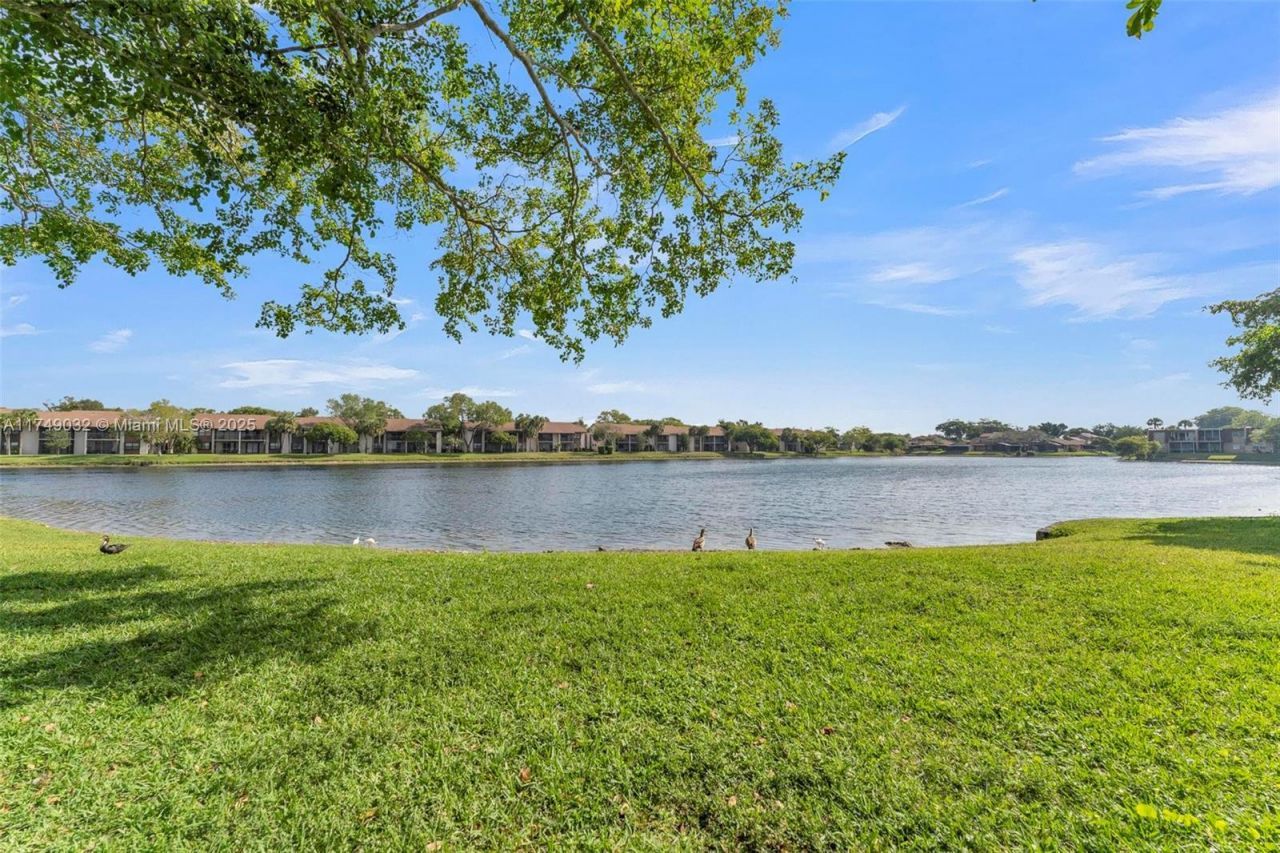 9745 NW 37th St, Unit 9745, Sunrise, FL 33351 Photo