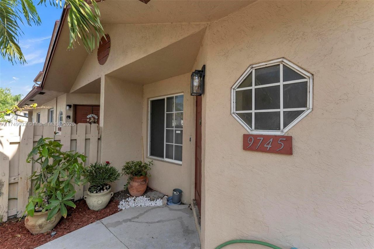 9745 NW 37th St, Unit 9745, Sunrise, FL 33351 Photo