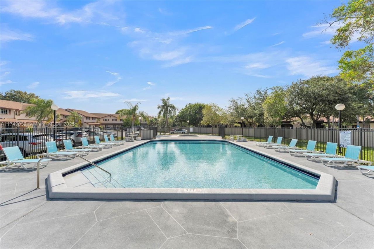 9745 NW 37th St, Unit 9745, Sunrise, FL 33351 Photo