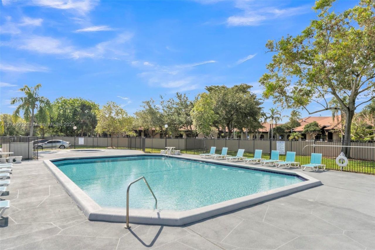 9745 NW 37th St, Unit 9745, Sunrise, FL 33351 Photo