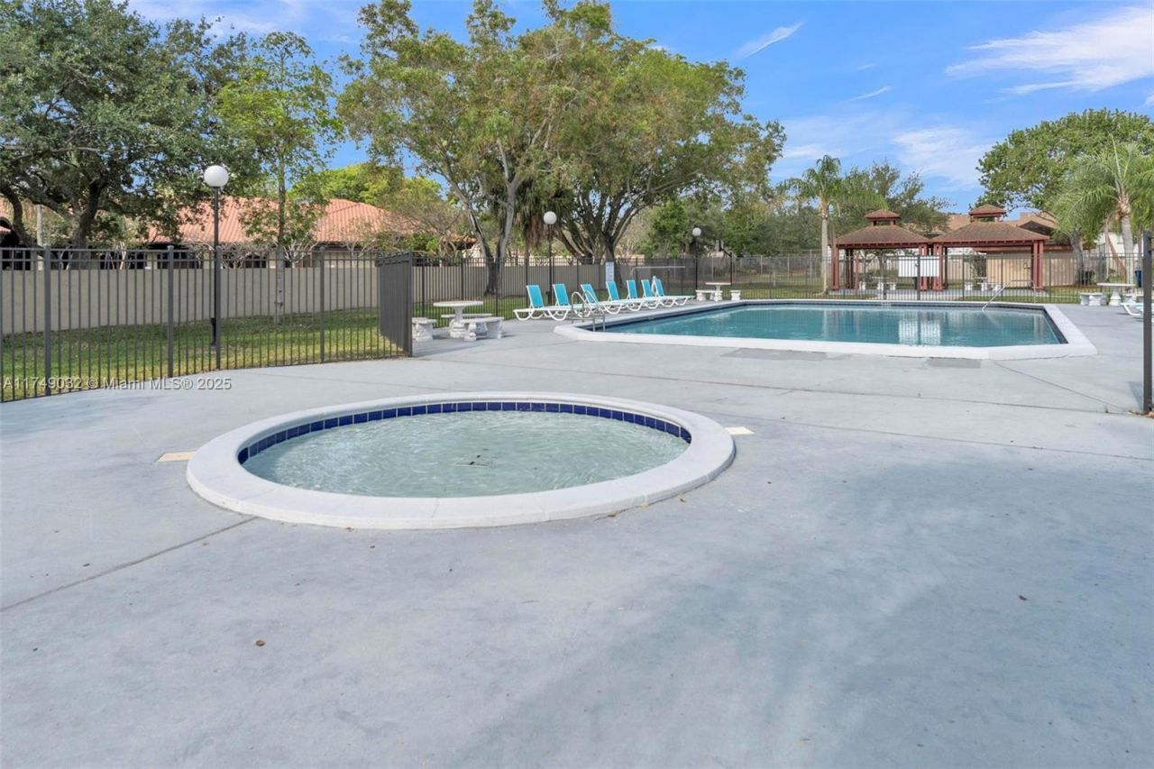 9745 NW 37th St, Unit 9745, Sunrise, FL 33351 Photo