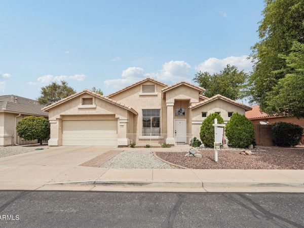 17620 W WEATHERBY Drive, Surprise, AZ 85374