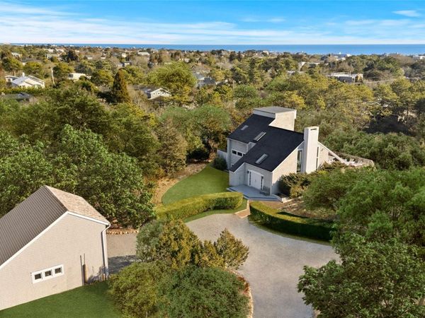 61 Seabreeze Lane, Amagansett, NY 11930