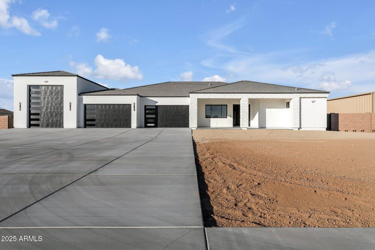 1706 E New River Road, Phoenix, AZ 85086 Main Photo