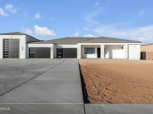 1706 E New River Road, Phoenix, AZ 85086