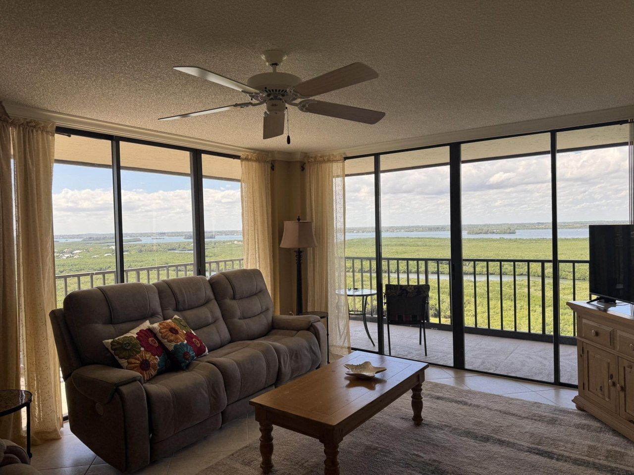 5047 N Highway A1a, Unit Ph6, Hutchinson Island, FL 34949 Photo