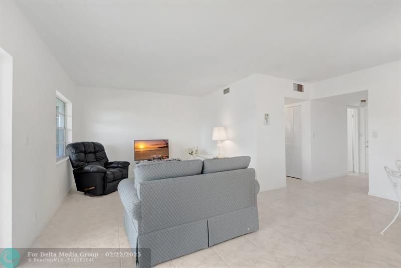 5501 NW 2nd Ave, Unit 302, Boca Raton, FL 33487 Photo