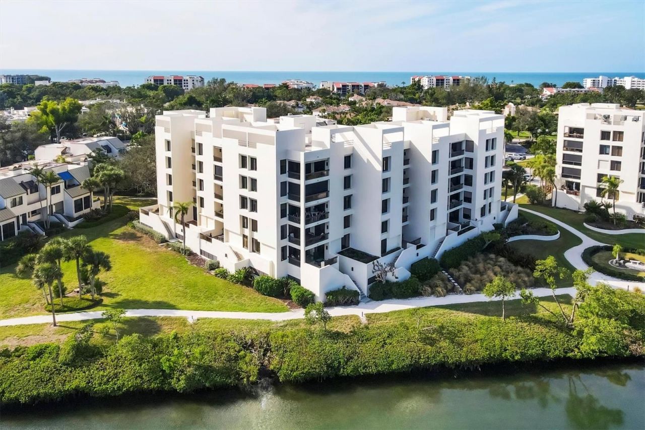 1930 Harbourside Drive, Unit 134, Longboat Key, FL 34228 Photo
