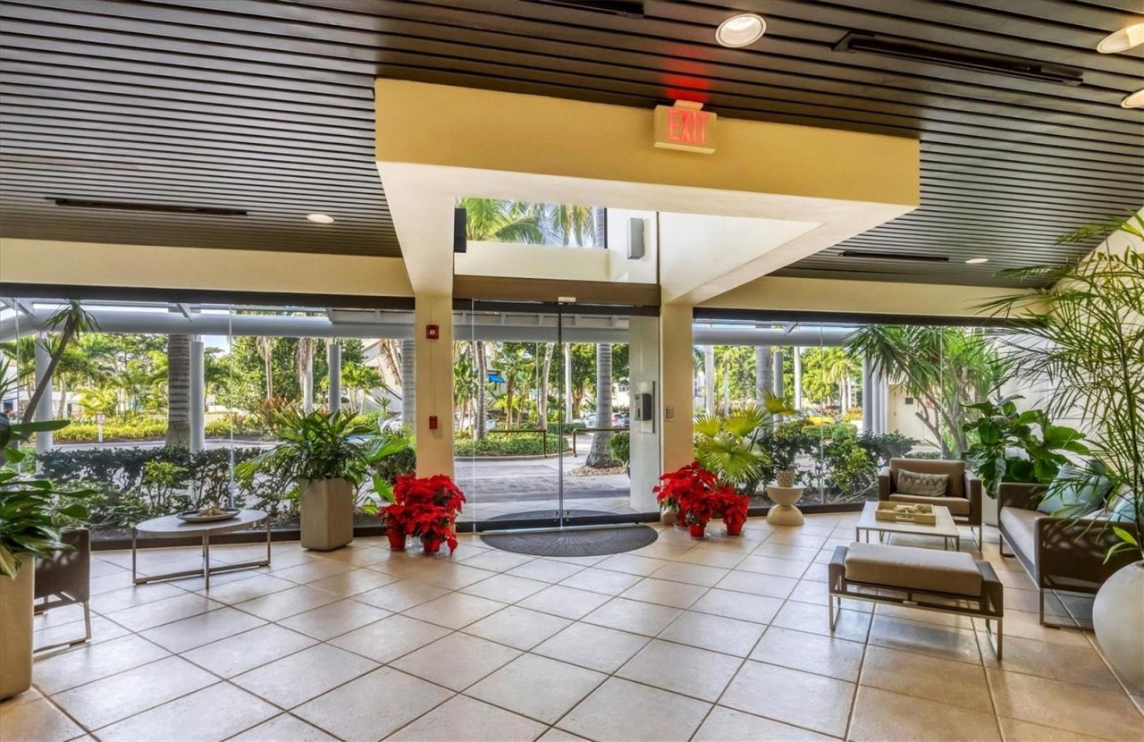 1930 Harbourside Drive, Unit 134, Longboat Key, FL 34228 Photo