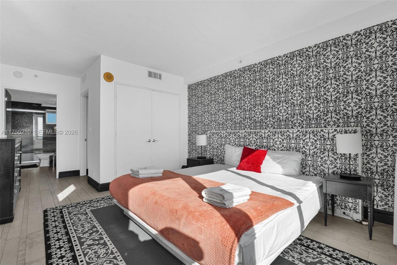 1100 West Ave, Unit 916, Miami Beach, FL 33139 Photo