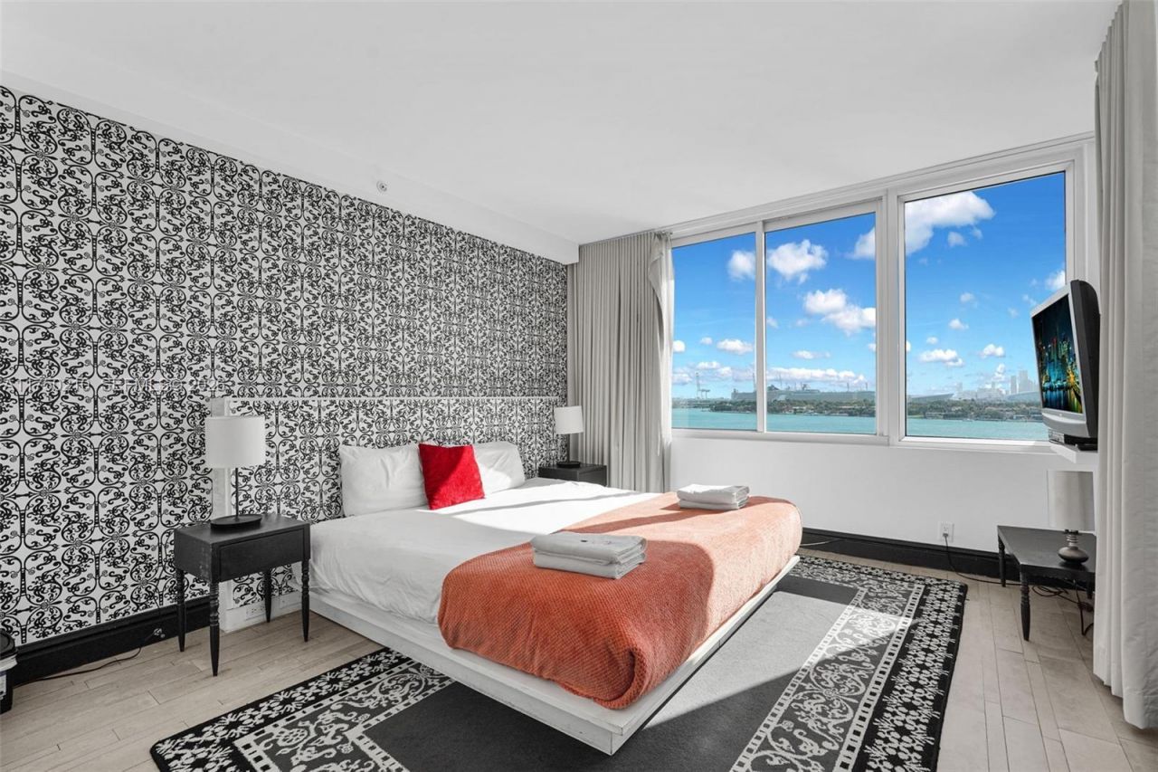 1100 West Ave, Unit 916, Miami Beach, FL 33139 Photo