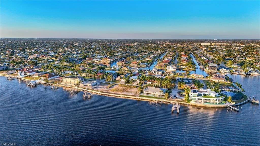 648 Coral Dr, Cape Coral, FL 33904 Photo