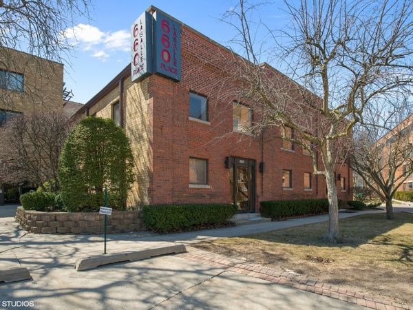 660 La Salle Place, Highland Park, IL 60035