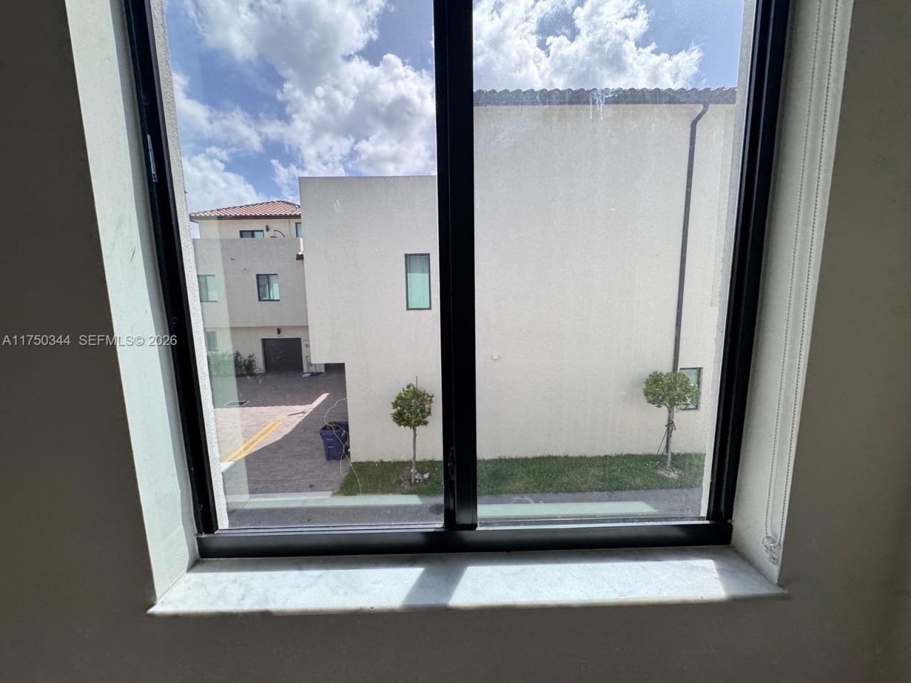 4621 NW 83rd Path, Doral, FL 33166 Photo