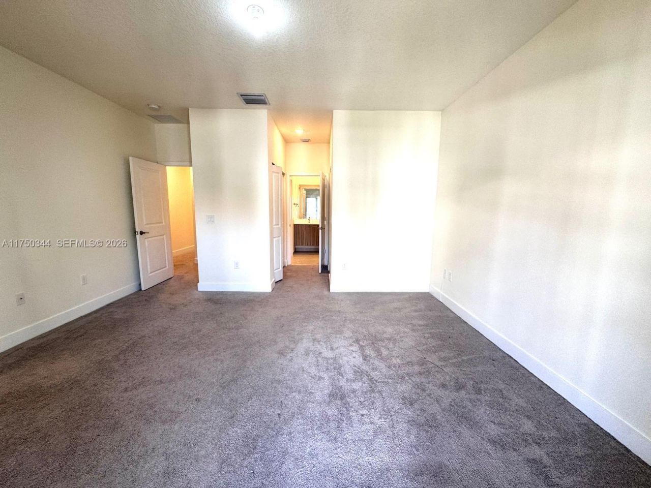 4621 NW 83rd Path, Doral, FL 33166 Photo