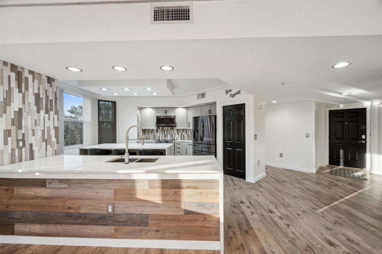 960 Starkey Road, Unit 3406, Largo, FL 33771 Photo