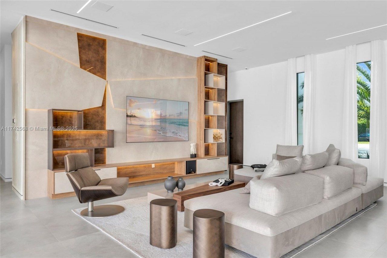 9890 SW 64th St, Miami, FL 33173 Photo