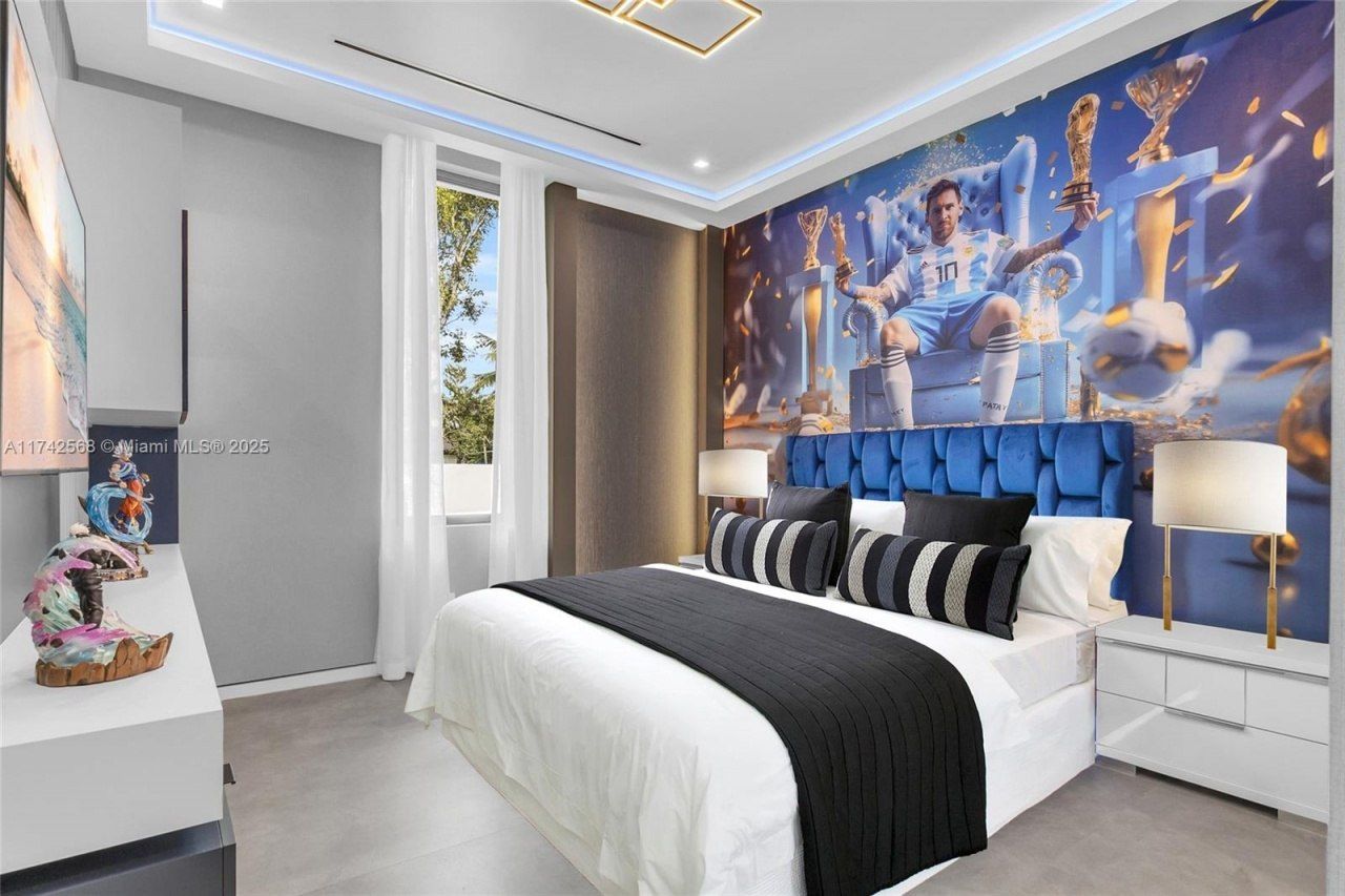 9890 SW 64th St, Miami, FL 33173 Photo