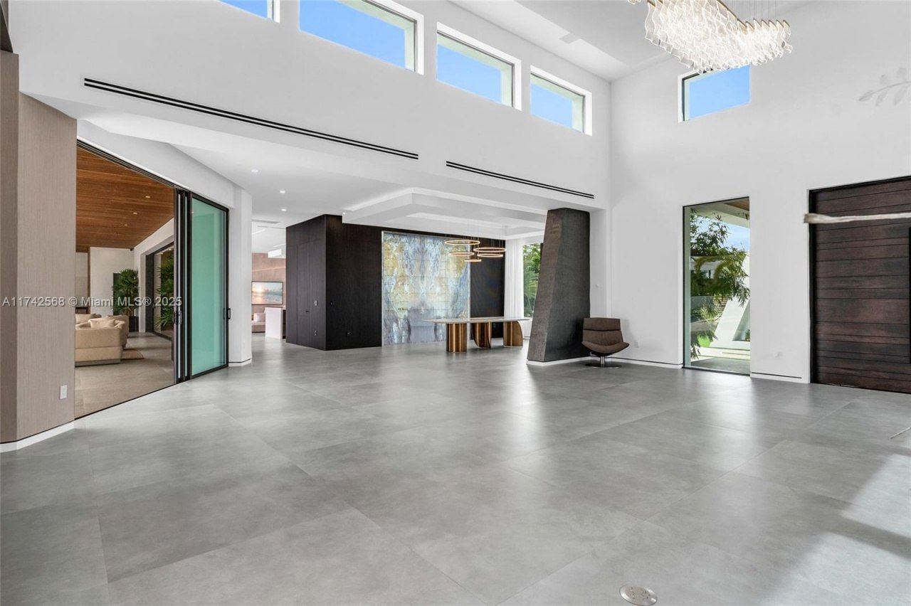 9890 SW 64th St, Miami, FL 33173 Photo