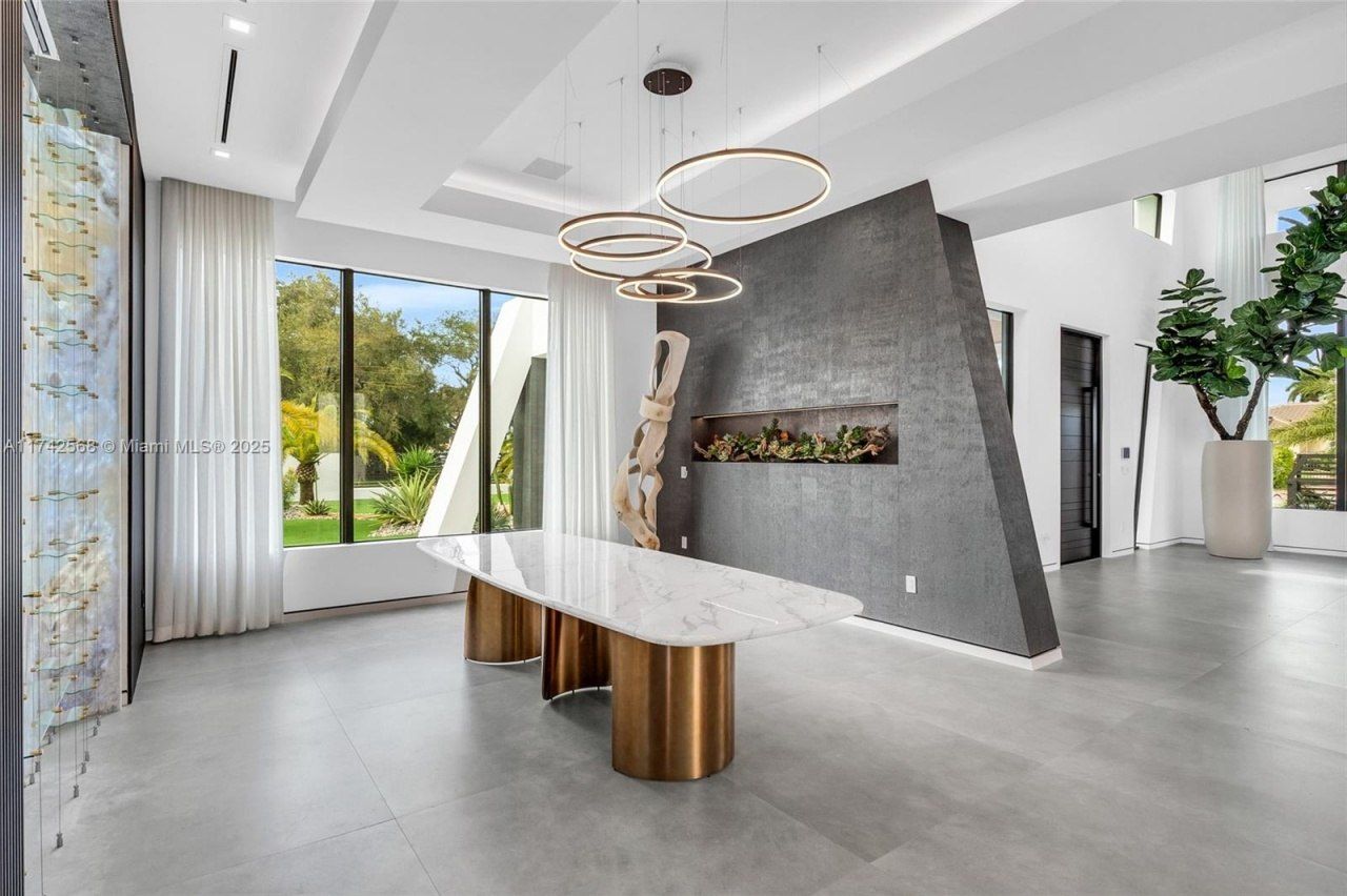 9890 SW 64th St, Miami, FL 33173 Photo