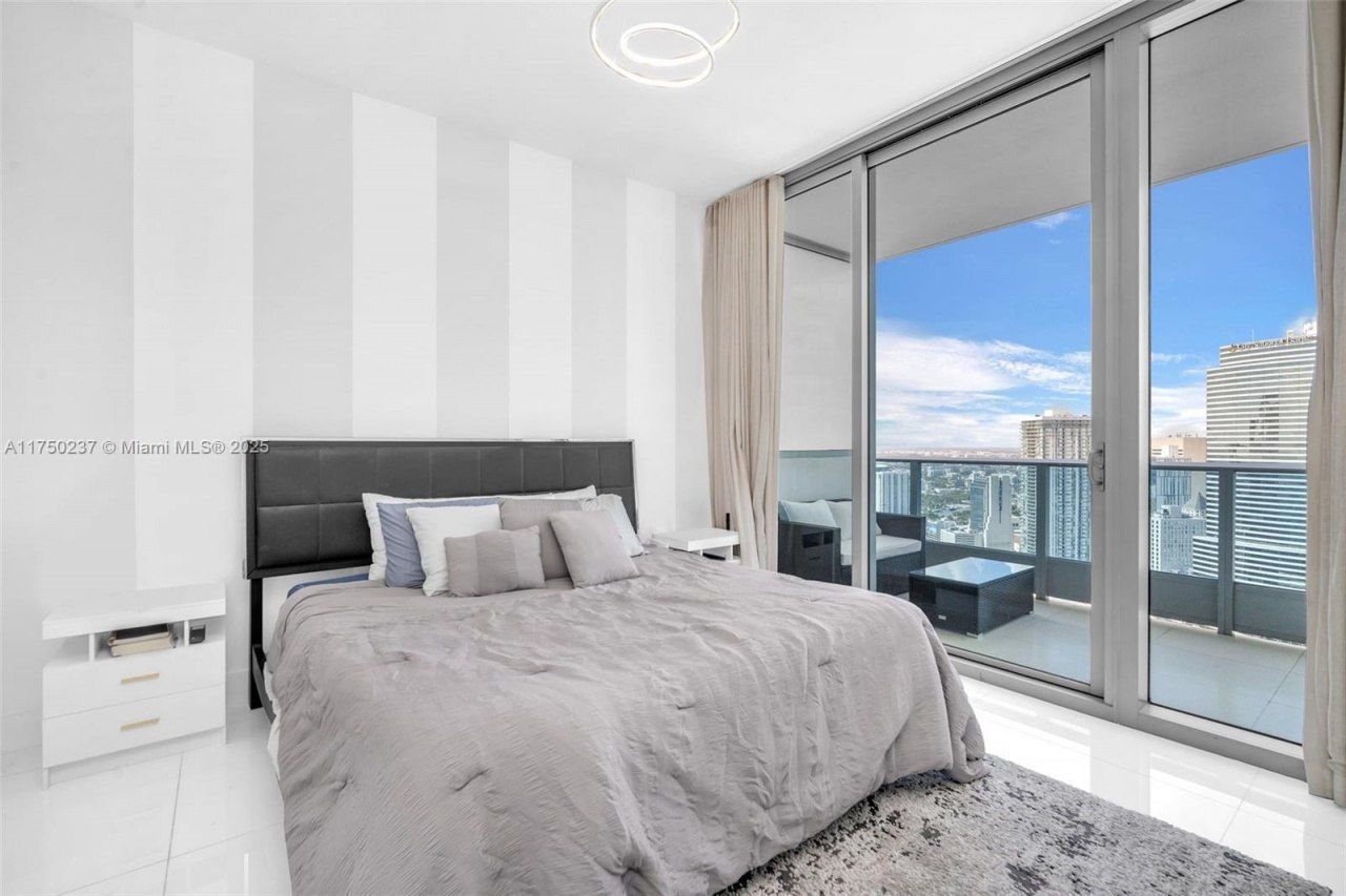 200 Biscayne Boulevard Way, Unit 4910, Miami, FL 33131 Photo