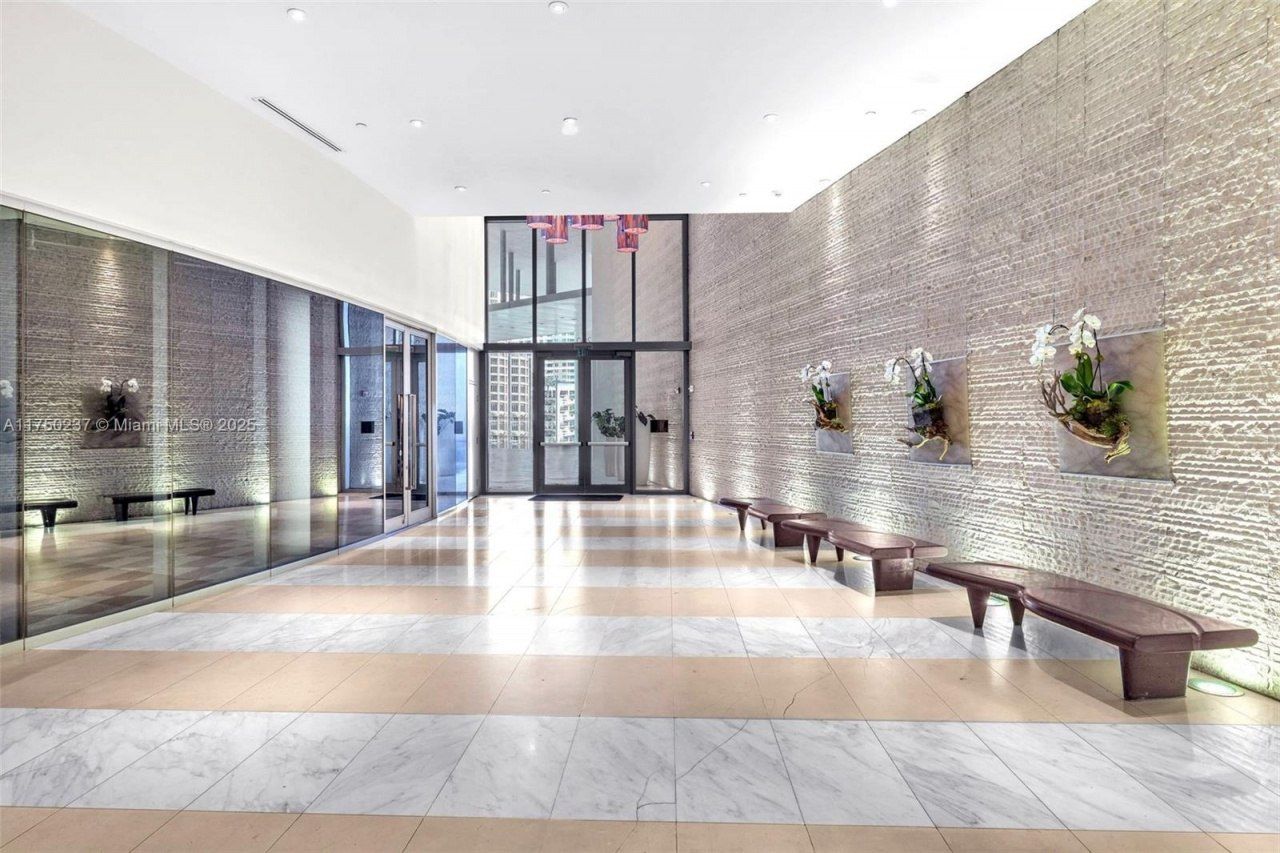 200 Biscayne Boulevard Way, Unit 4910, Miami, FL 33131 Photo