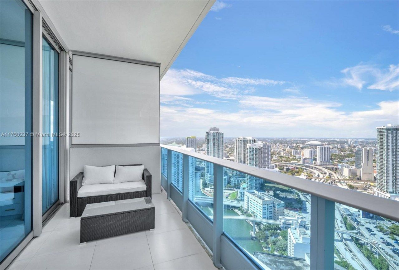 200 Biscayne Boulevard Way, Unit 4910, Miami, FL 33131 Photo