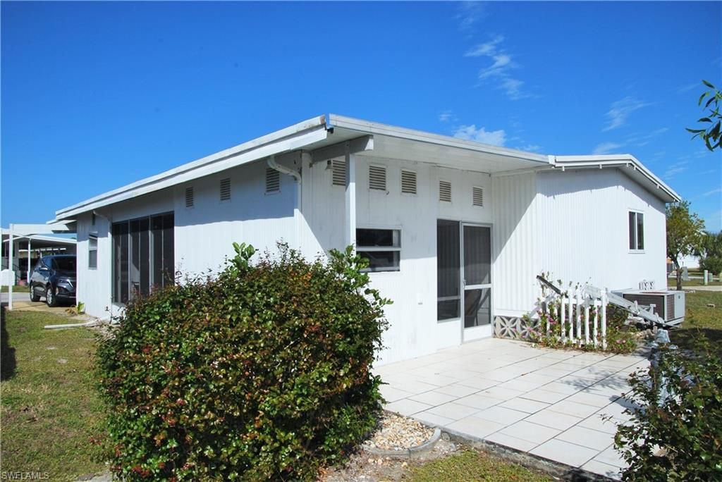 422 Snead Dr, North Fort Myers, FL 33903 Photo