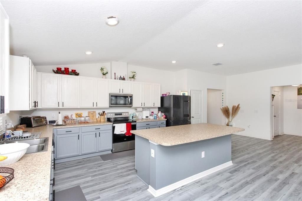 2220 Gladiolus Lane, Mascotte, FL 34753 Photo