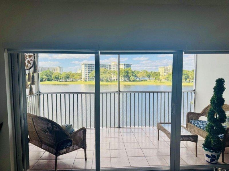 2801 N Palm Aire Drive N, Unit 410, Pompano Beach, FL 33069 Photo