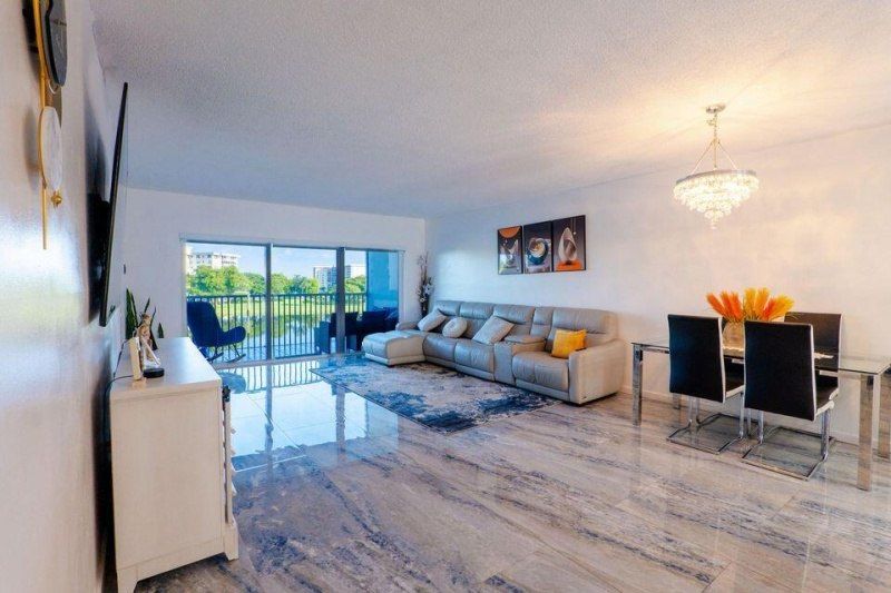2801 N Palm Aire Drive N, Unit 410, Pompano Beach, FL 33069 Photo