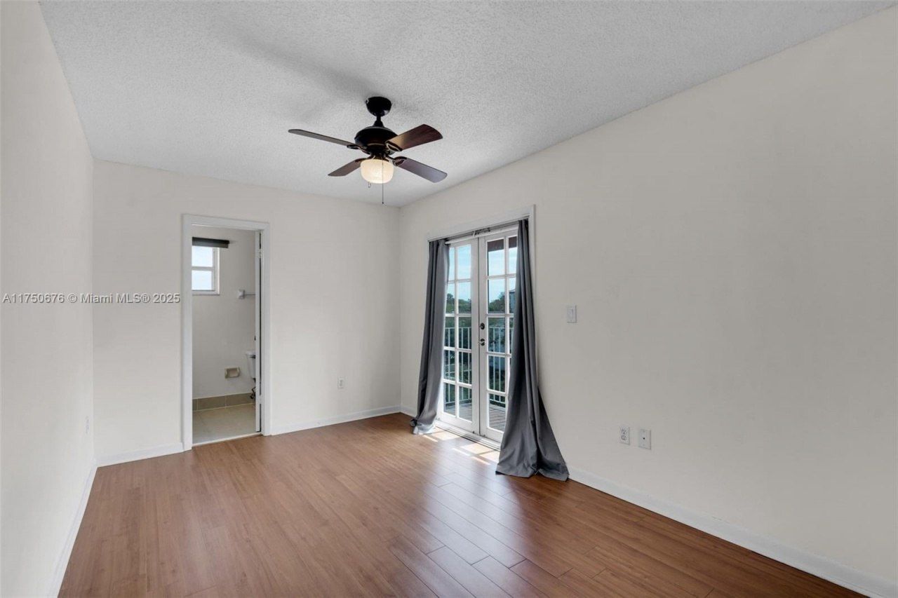 29 Santillane Ave, Unit 7, Coral Gables, FL 33134 Photo