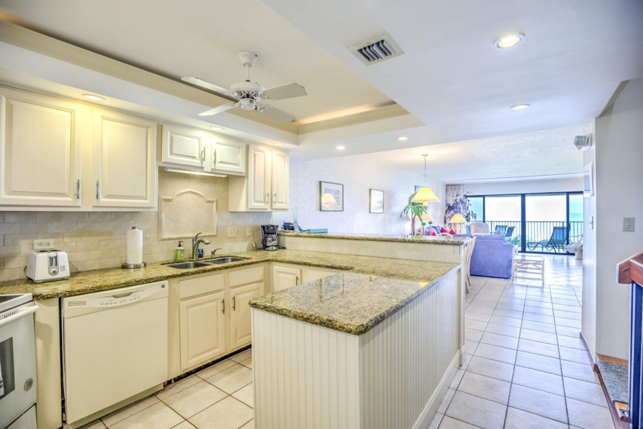 1133 W Ocean Drive, Unit 2, Key Colony, FL 33051 Photo