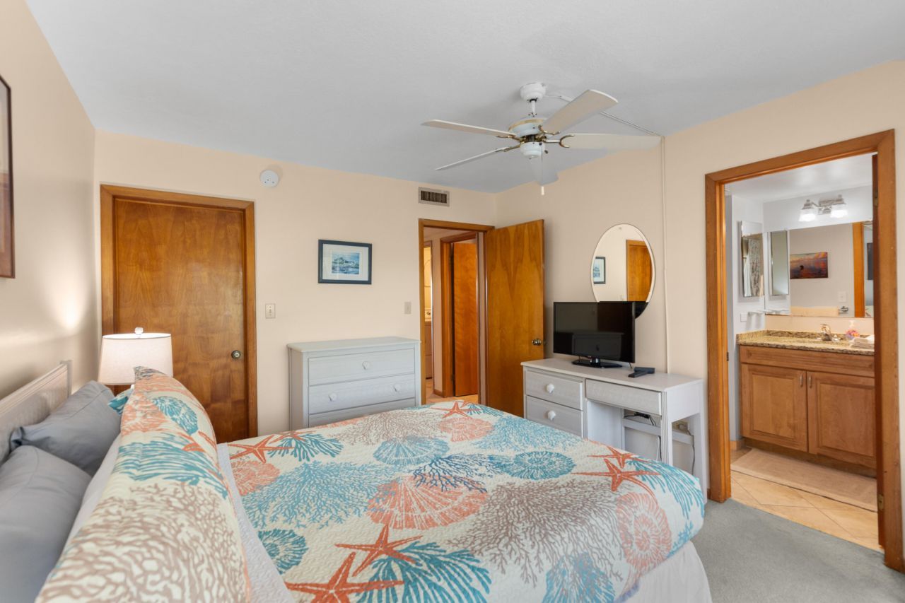 1133 W Ocean Drive, Unit 2, Key Colony, FL 33051 Photo