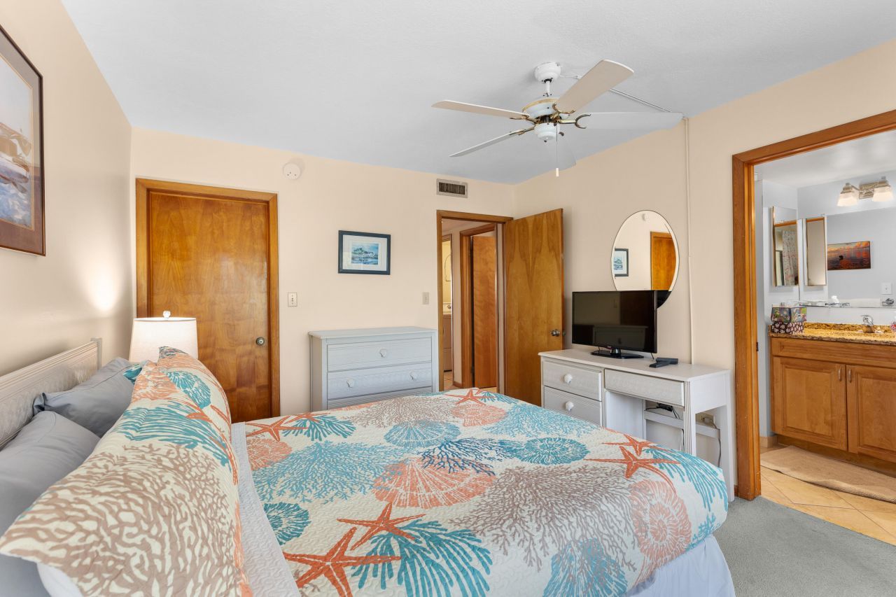 1133 W Ocean Drive, Unit 2, Key Colony, FL 33051 Photo