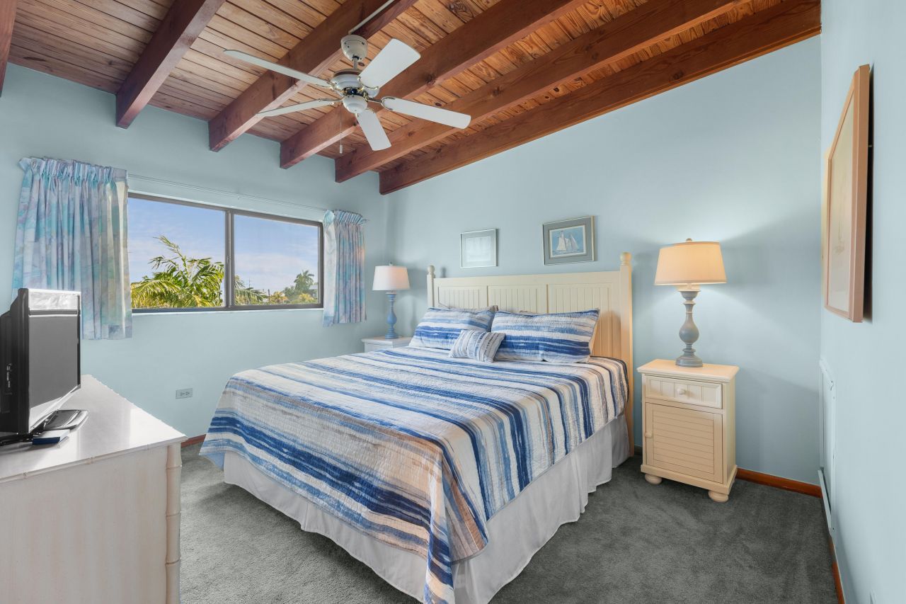 1133 W Ocean Drive, Unit 2, Key Colony, FL 33051 Photo
