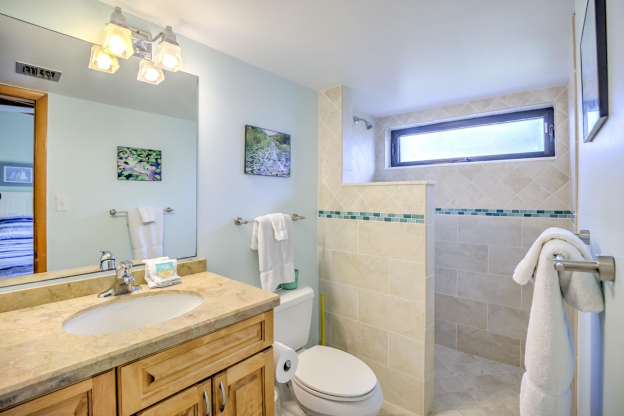 1133 W Ocean Drive, Unit 2, Key Colony, FL 33051 Photo