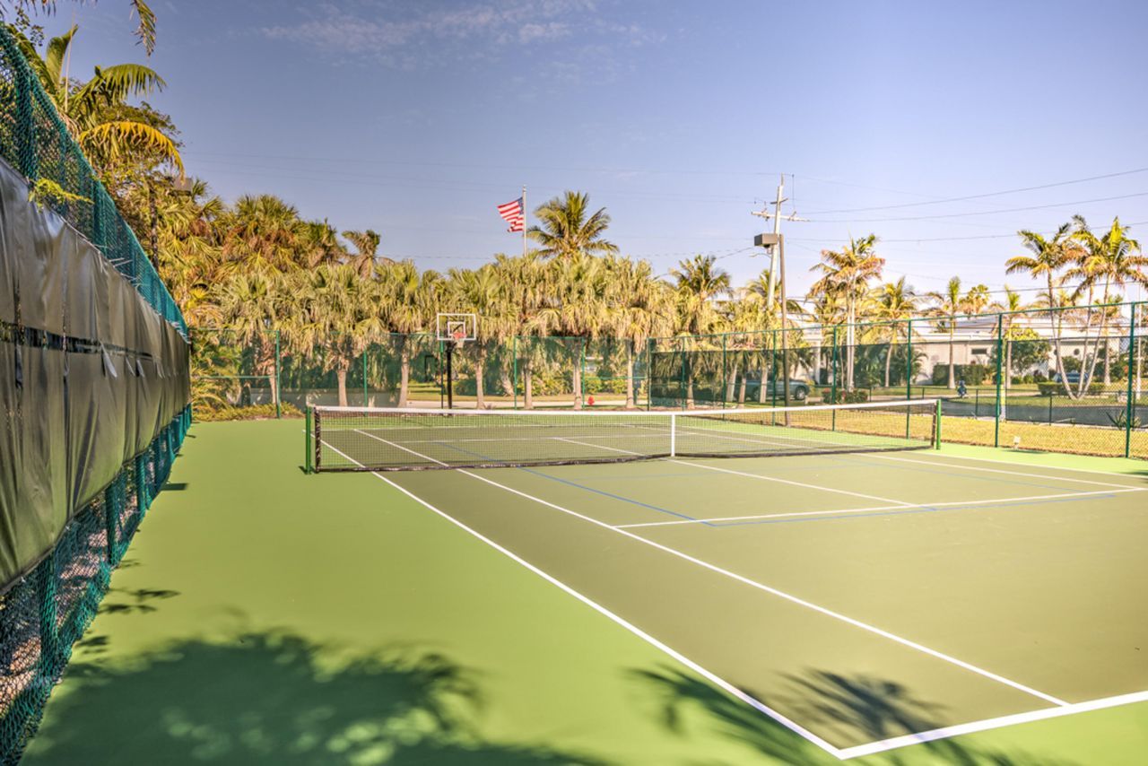 1133 W Ocean Drive, Unit 2, Key Colony, FL 33051 Photo