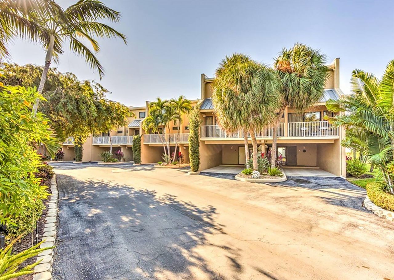 1133 W Ocean Drive, Unit 2, Key Colony, FL 33051 Photo