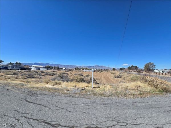 6160 S Surrey Lane, Pahrump, NV 89048