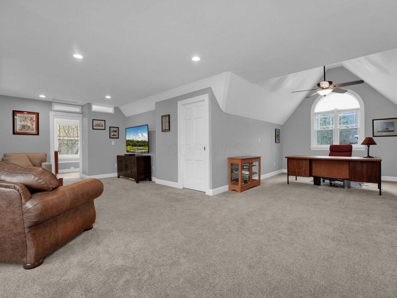 296 Walhalla Road, Columbus, OH 43202 Photo 23