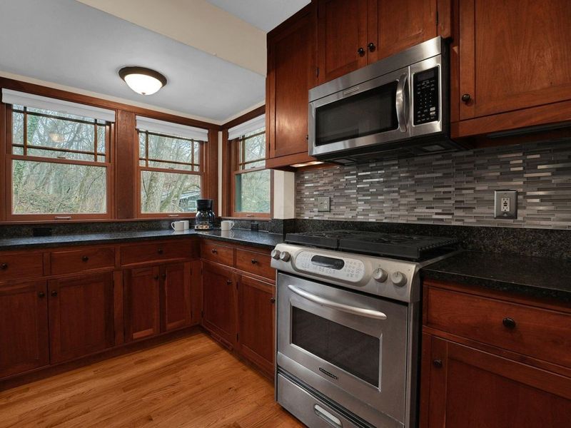 296 Walhalla Road, Columbus, OH 43202 Photo 26