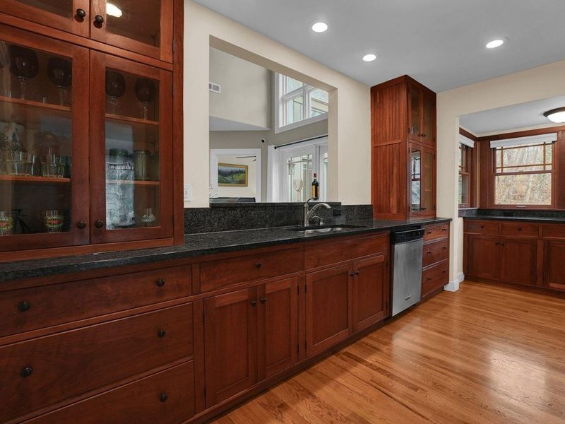 296 Walhalla Road, Columbus, OH 43202 Photo 27