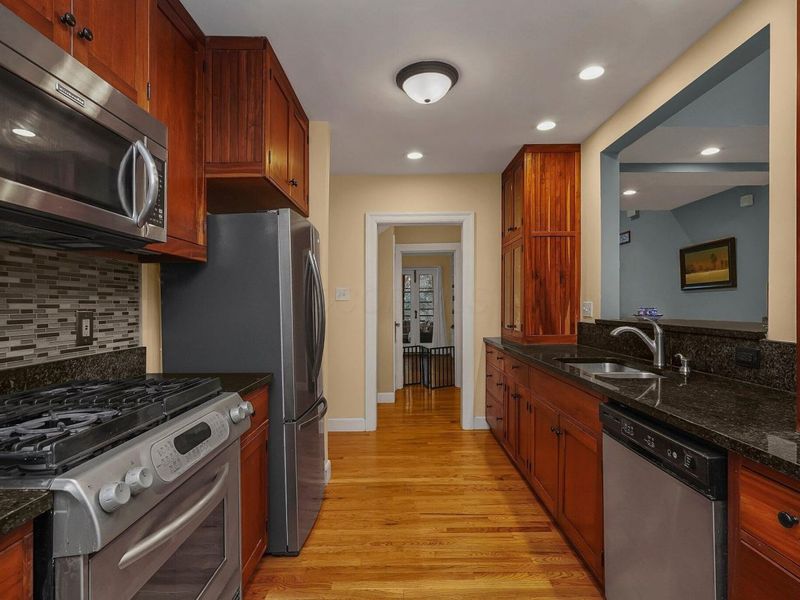 296 Walhalla Road, Columbus, OH 43202 Photo 29