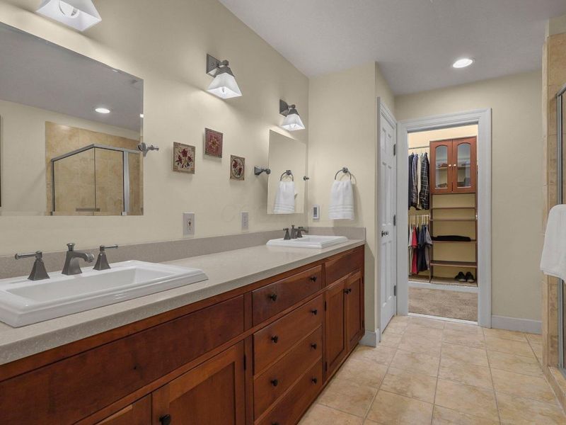 296 Walhalla Road, Columbus, OH 43202 Photo 32