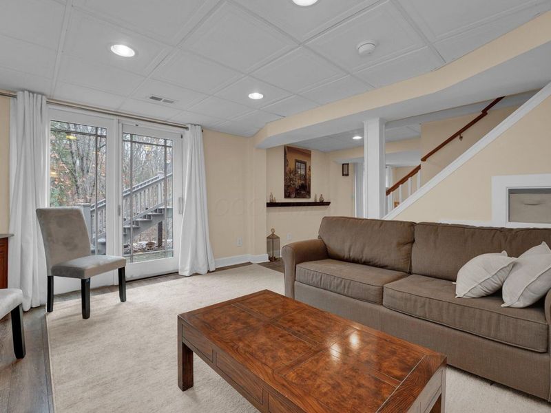 296 Walhalla Road, Columbus, OH 43202 Photo 47